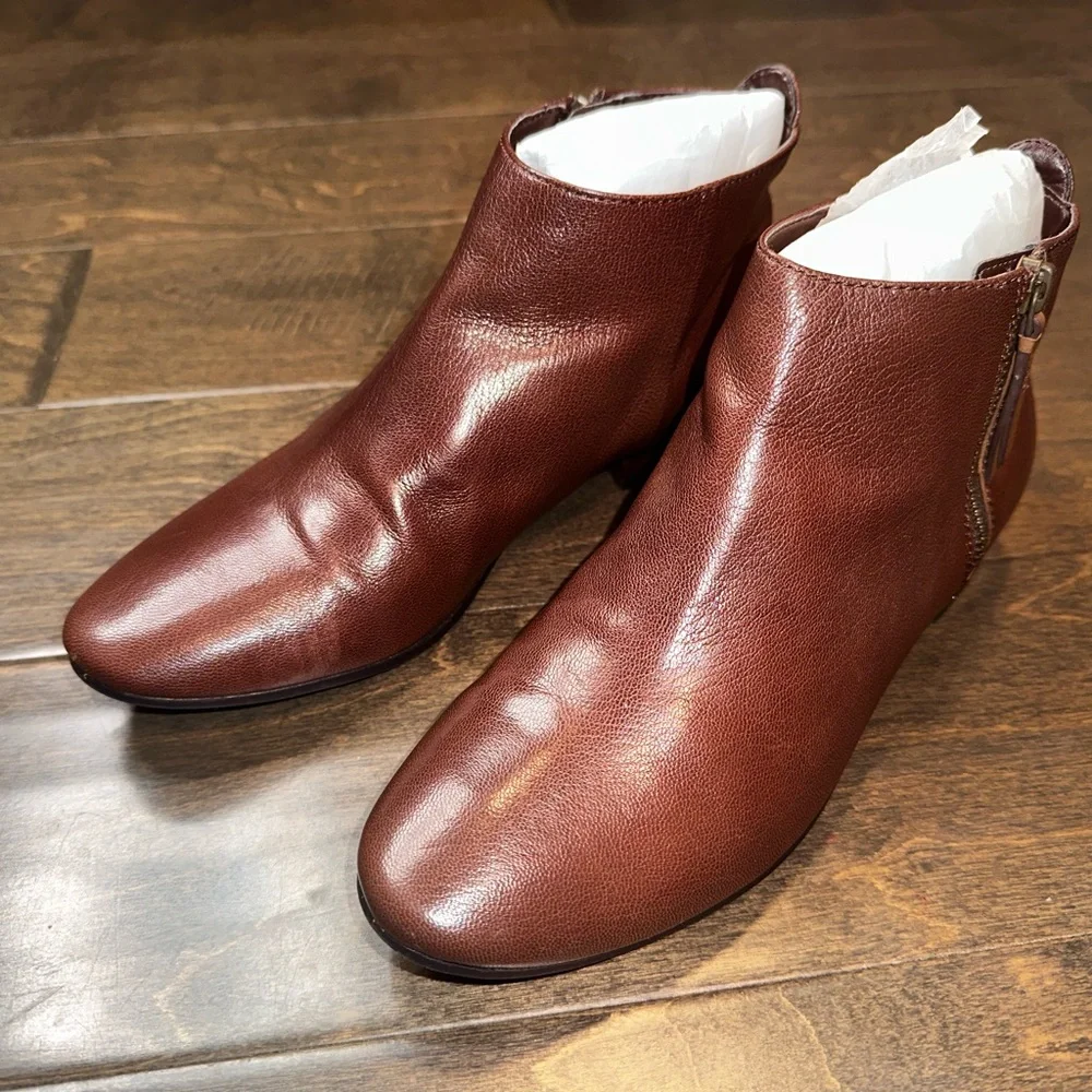 Cole Haan Belmont Leather Ankle Boot Chestnut Brown Minimalist Everyday Size 7.5